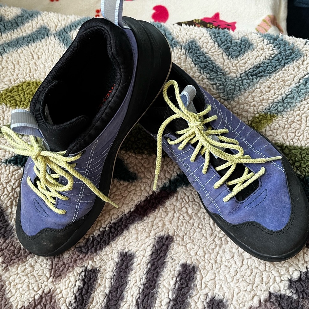 Merrell gore-Tex hiking shoes